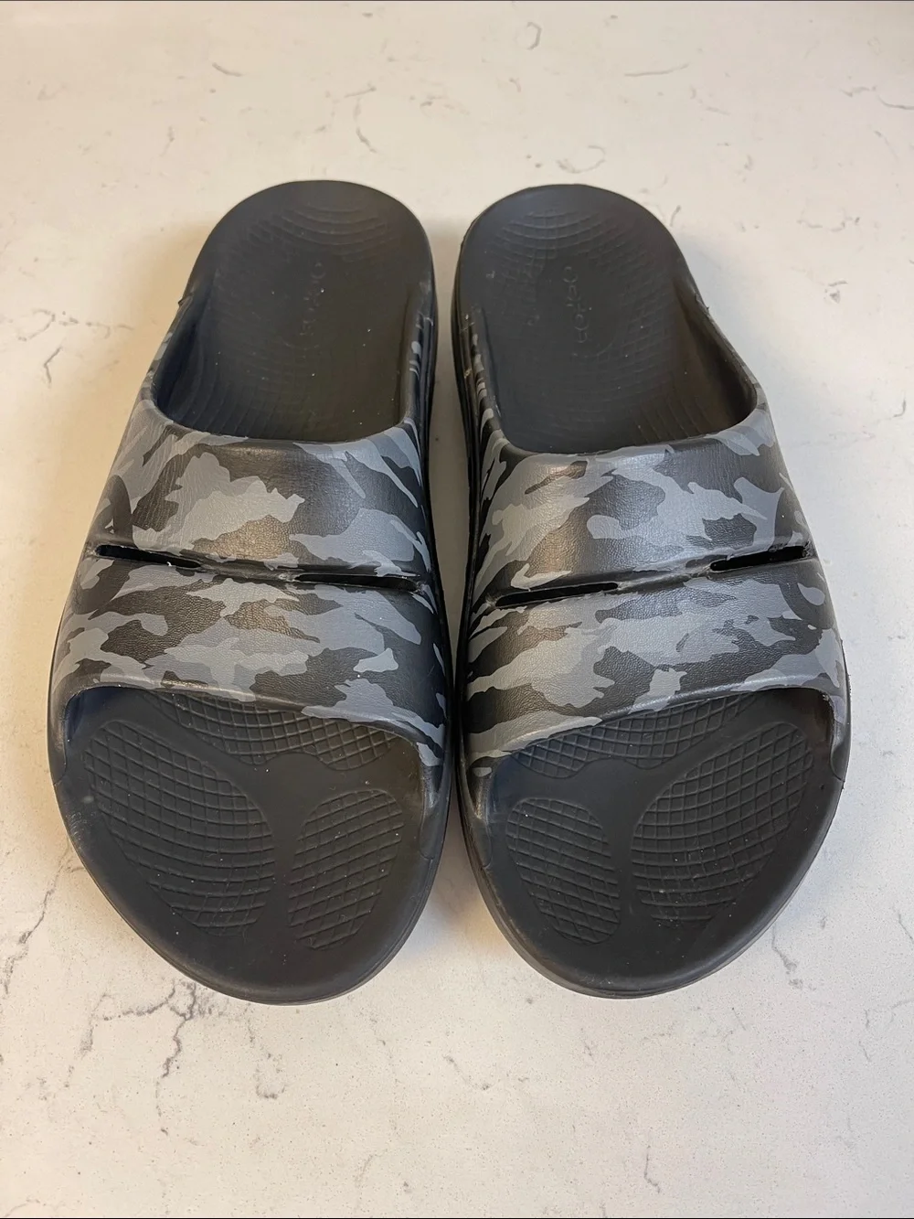Oofos OOahh MEN'S SPORT SLIDE Black Grey Camo Size 9